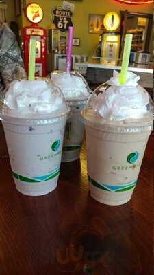 Nutty's Junkyard Grill