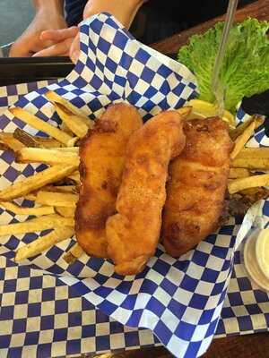 Nutty's Junkyard Grill