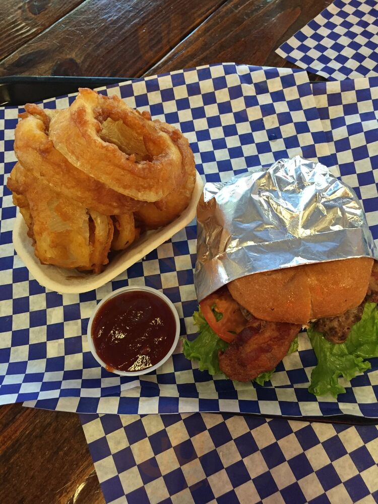 Nutty's Junkyard Grill