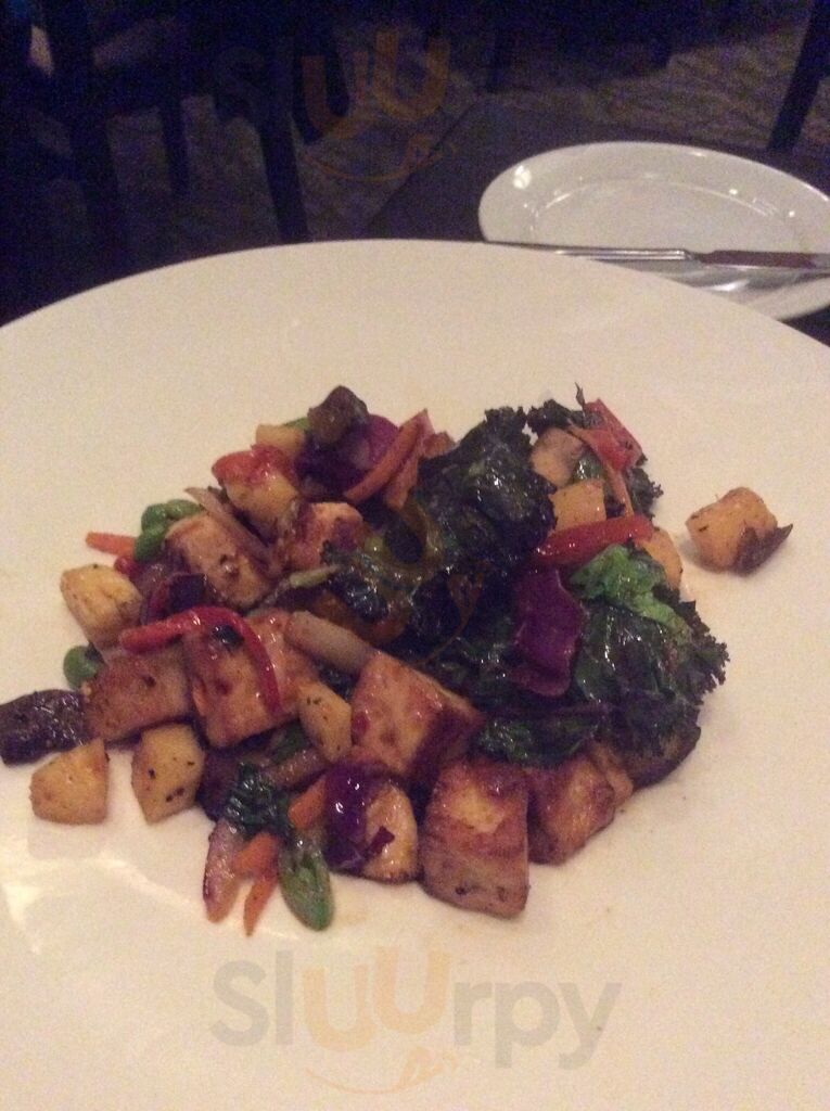 Harvest Seasonal Grill & Wine Bar
