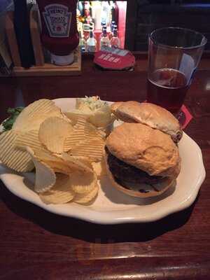 Ivy League Bar And Grill