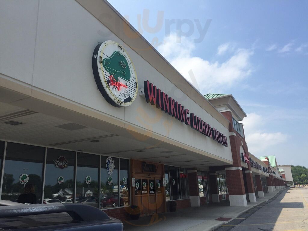 Winking Lizard Tavern