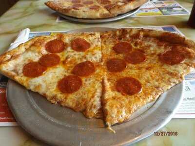 Rocky's Pizzeria And Restaurant