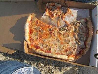 Rocky's Pizzeria And Restaurant