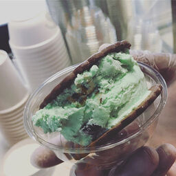 Friendly's Restaurant & Ice Cream