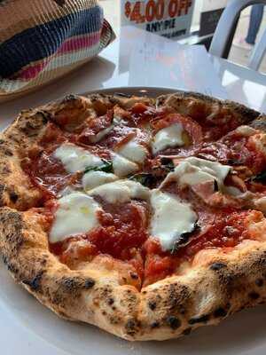 In Forno Pizza Napolitana