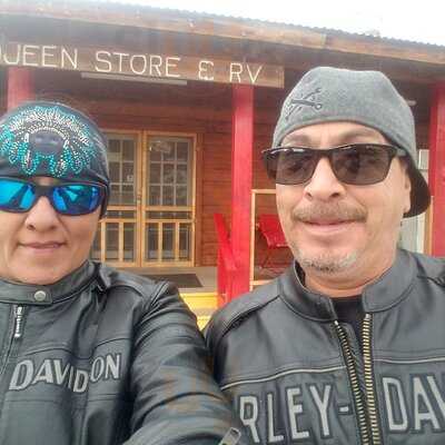 Queen Cafe' & Camp Ground