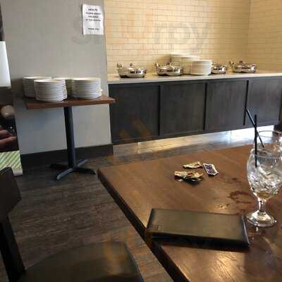 Connections Bar+ Grill