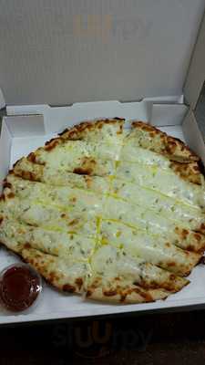 Neechi's Pizza