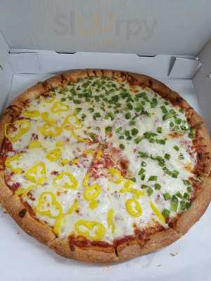 Neechi's Pizza
