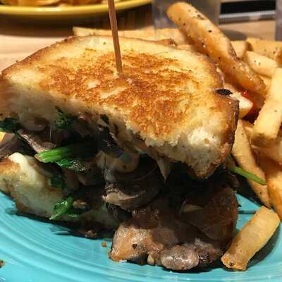 Melt Bar And Grilled