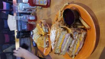 Melt Bar And Grilled