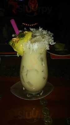 Cal's Shade Western Package & Lounge