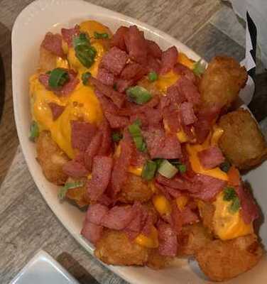 Cee Gees Bar And Grill