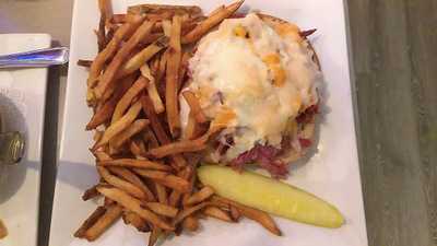 Cee Gees Bar And Grill