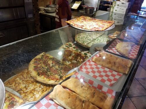Maurizio's Pizzeria And Italian Grill