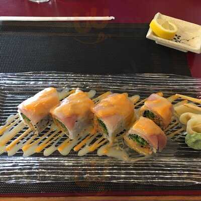 Momiji Sushi & Hibatchi