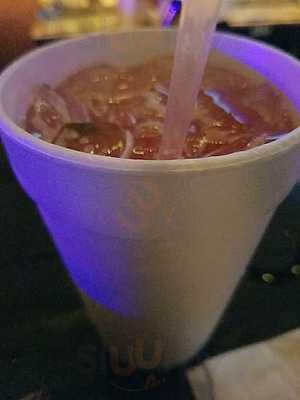 Twin Oaks Bar & Grill