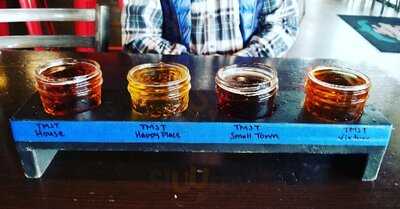 The Mason Jar Tavern