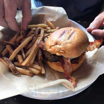 The Mason Jar Tavern