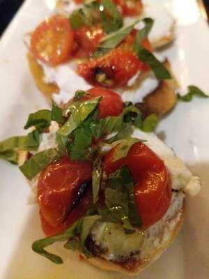 Napolita Pizzeria & Wine Bar