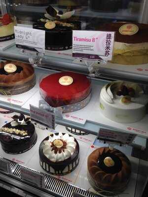 Sweet Hut Bakery & Cafe