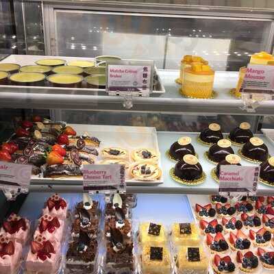 Sweet Hut Bakery & Cafe
