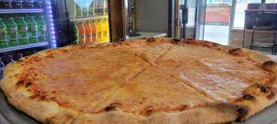 Kenny's Pizzeria & Deli