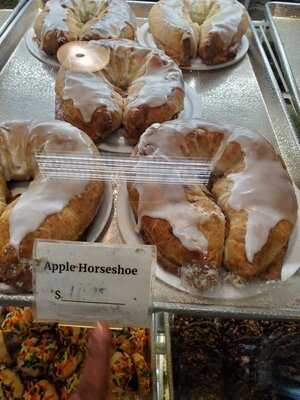 Lyndhurst Pastry Shop