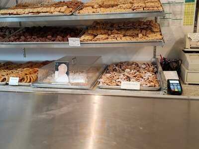 Lyndhurst Pastry Shop