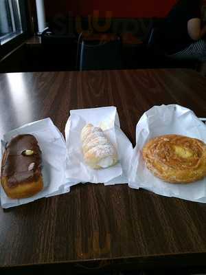 Golden Glaze Deli & Bakery