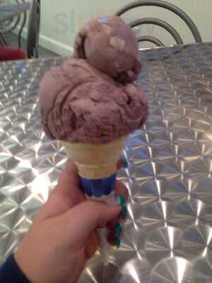 Moo's Place Ice Cream