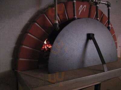 Fratelli's Wood-fired Pizzeria