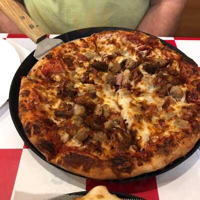 Charlie Mac's Pizzeria