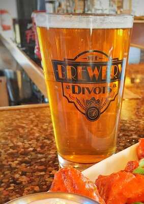 Sandbar & Grill At Divots