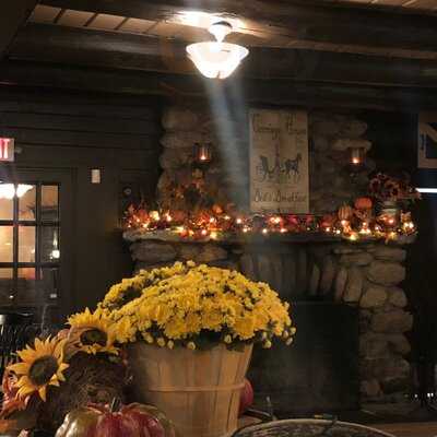 Carriage House Restaurant And Tavern Ii