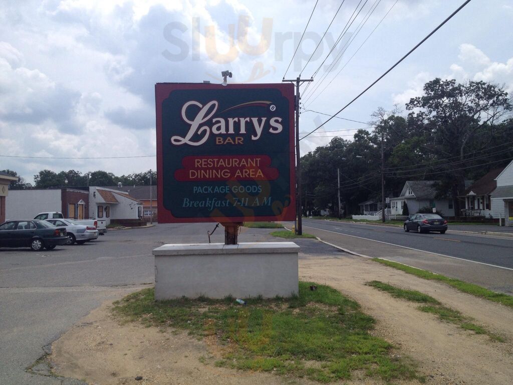 Larry's Bar And Restaurant