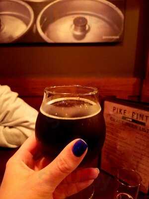 Pike And Pint Grill