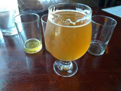 Dj's Tap House & Grill