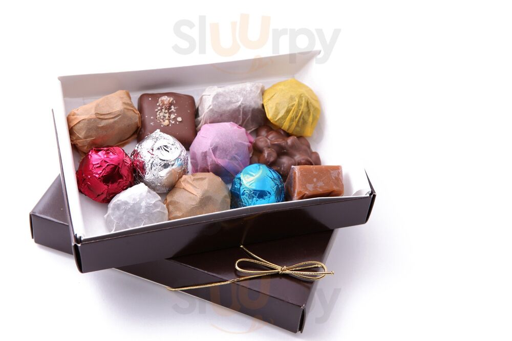 Costas Candies