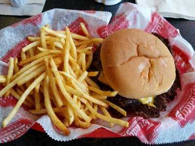 Freddy's Frozen Custard & Steakburgers