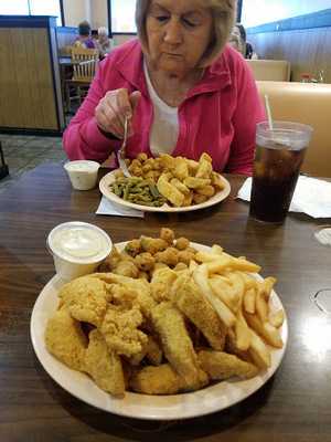 Family Style Chicken And Seafood