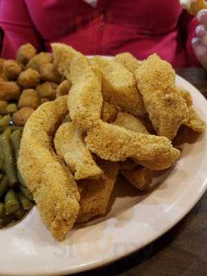 Family Style Chicken And Seafood