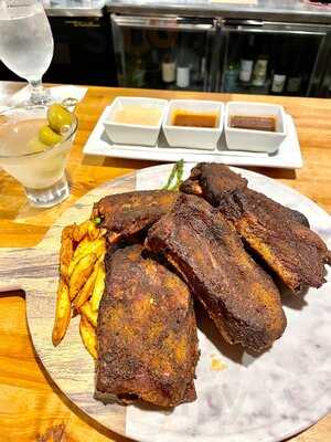 The Garden Bar On 6th