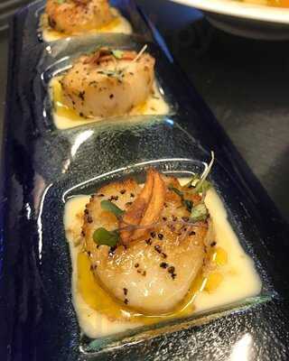 Samuel's At The Andover Inn