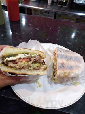 Un Nuevo Renacer Bakery