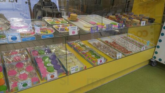 Eileen's Colossal Cookies