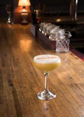 The James Pub & Provisions