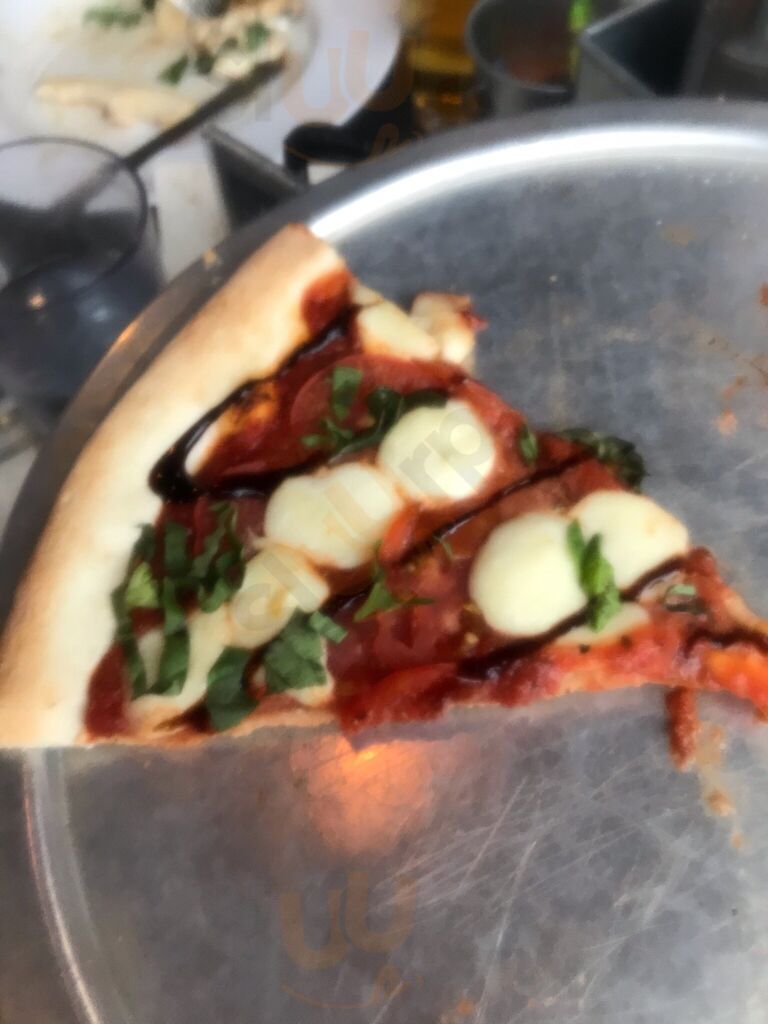 High Pie Pizzeria & Taproom