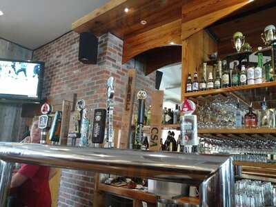 Brick Oven Pizzeria And Pub